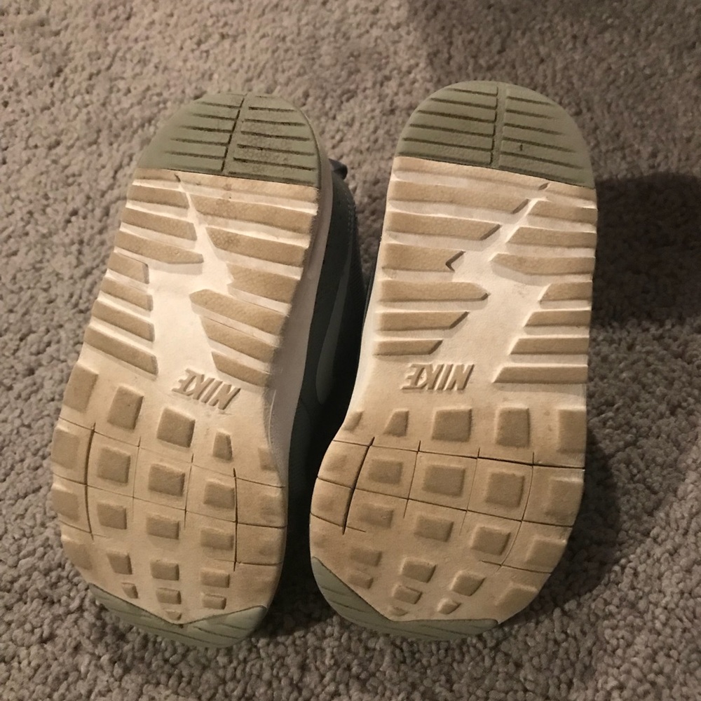 Nike air max toddler size 8